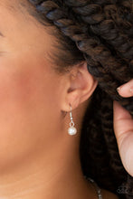 Load image into Gallery viewer, Knockout Queen - White
